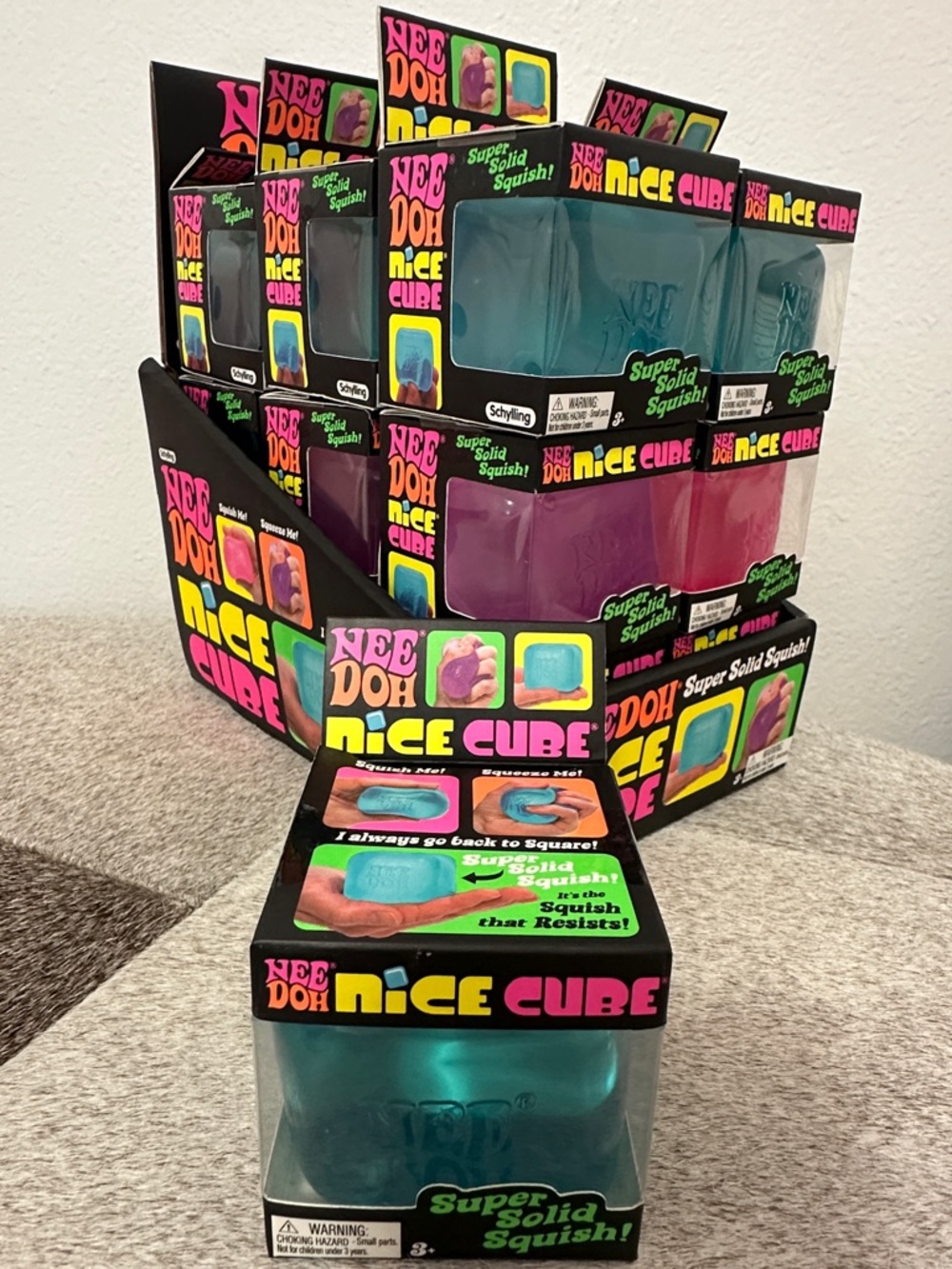 Nice Cube Super Solid Squish - Blue & Pink